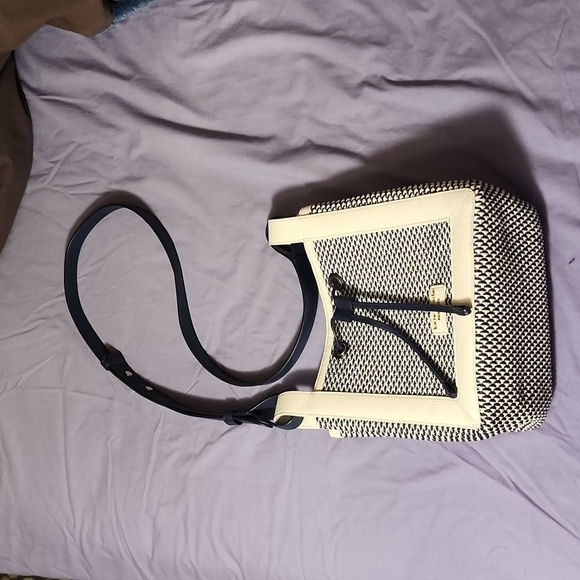 Gently use Kate Spade crossbody. - Picture 4 of 9